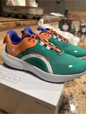 Nike Womens Green & Orange Running Shoes - New with box